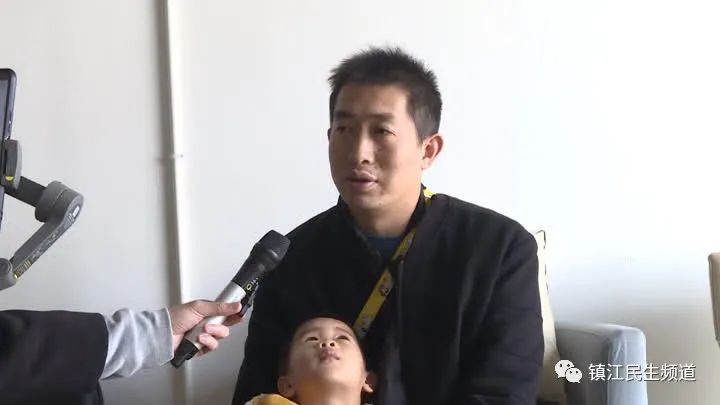 DƬ